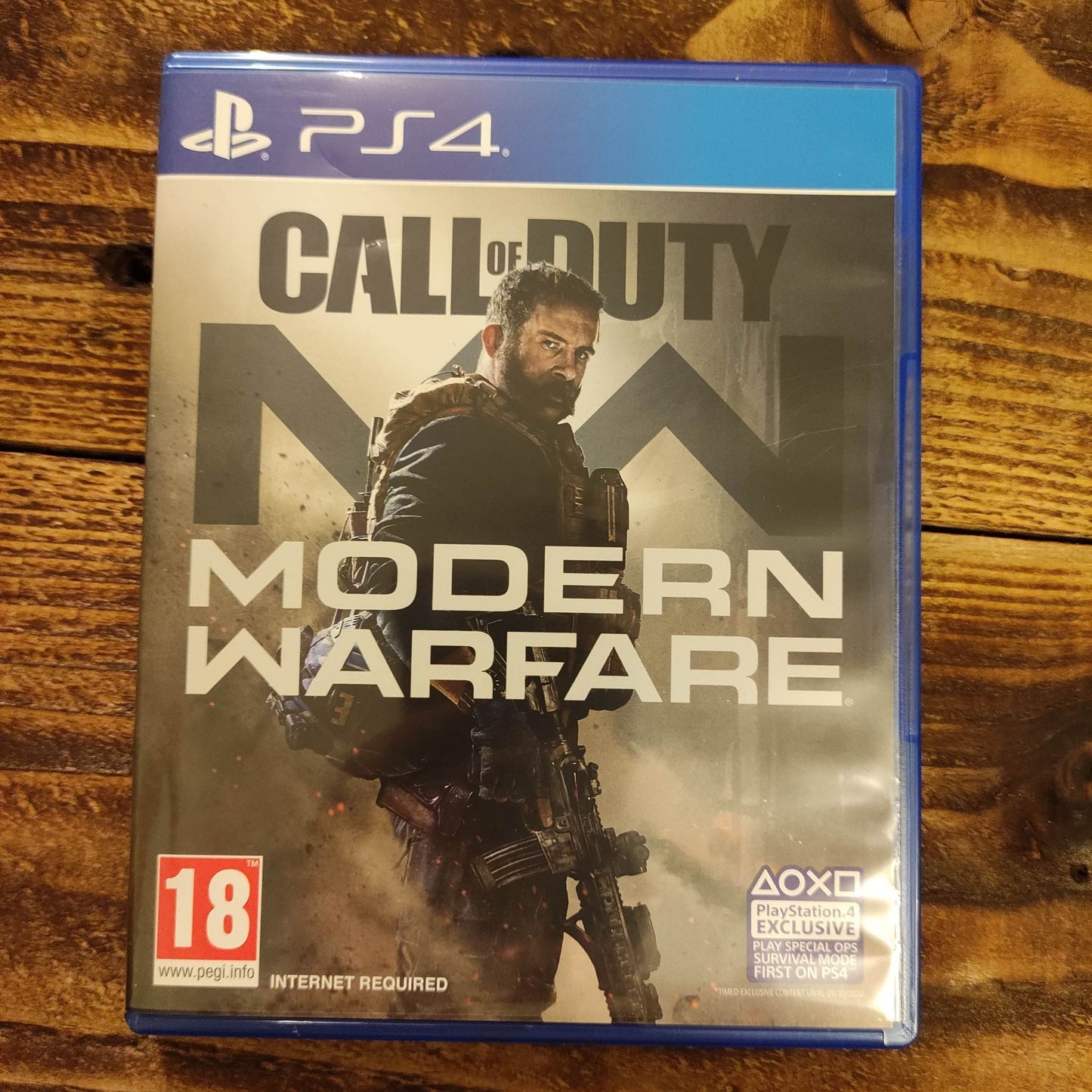 Call of Duty Modern Warfare (PS4) - 8-Bit Exchange (8BitX)