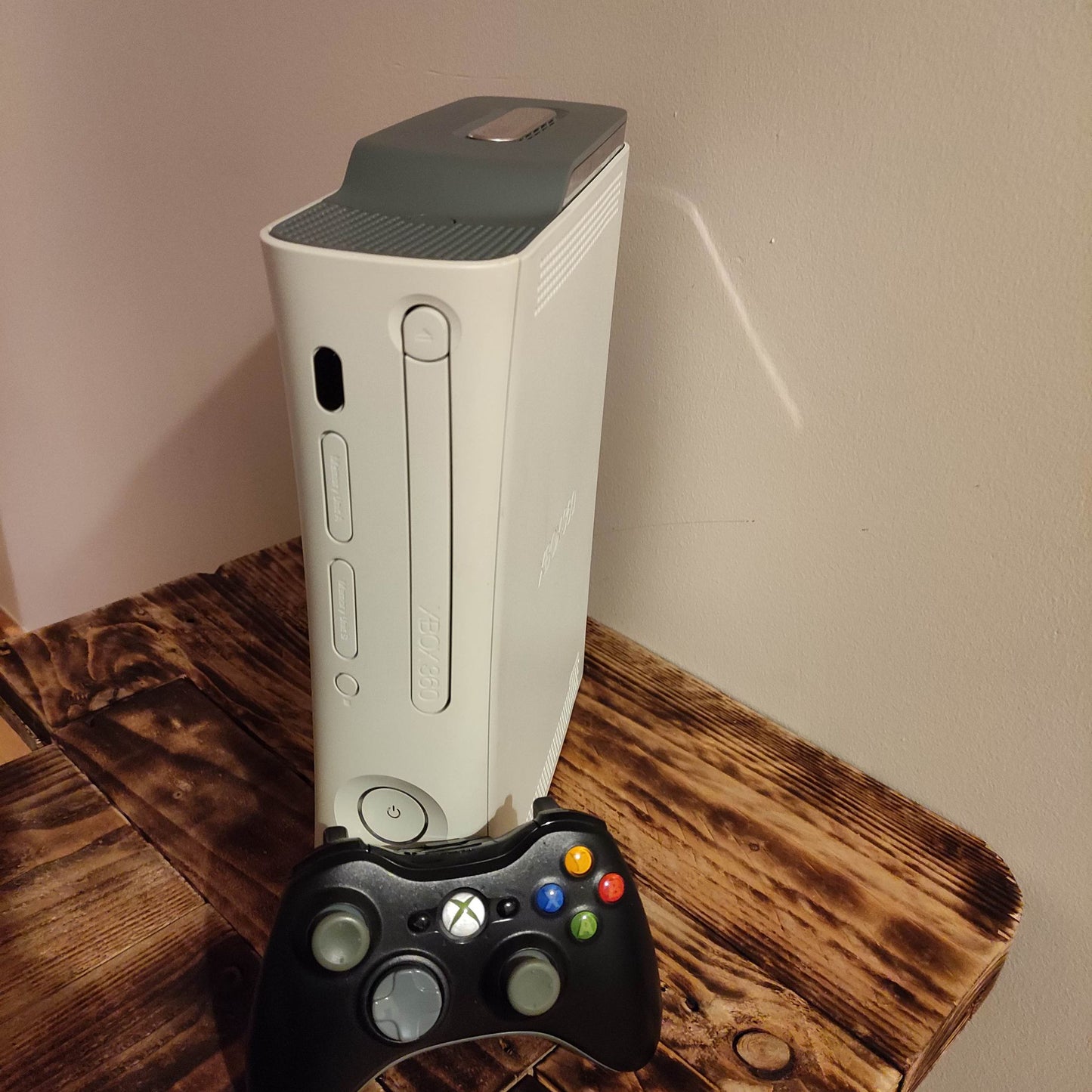 XBox 360 Console (White) with HDD - 8-Bit Exchange (8BitX)