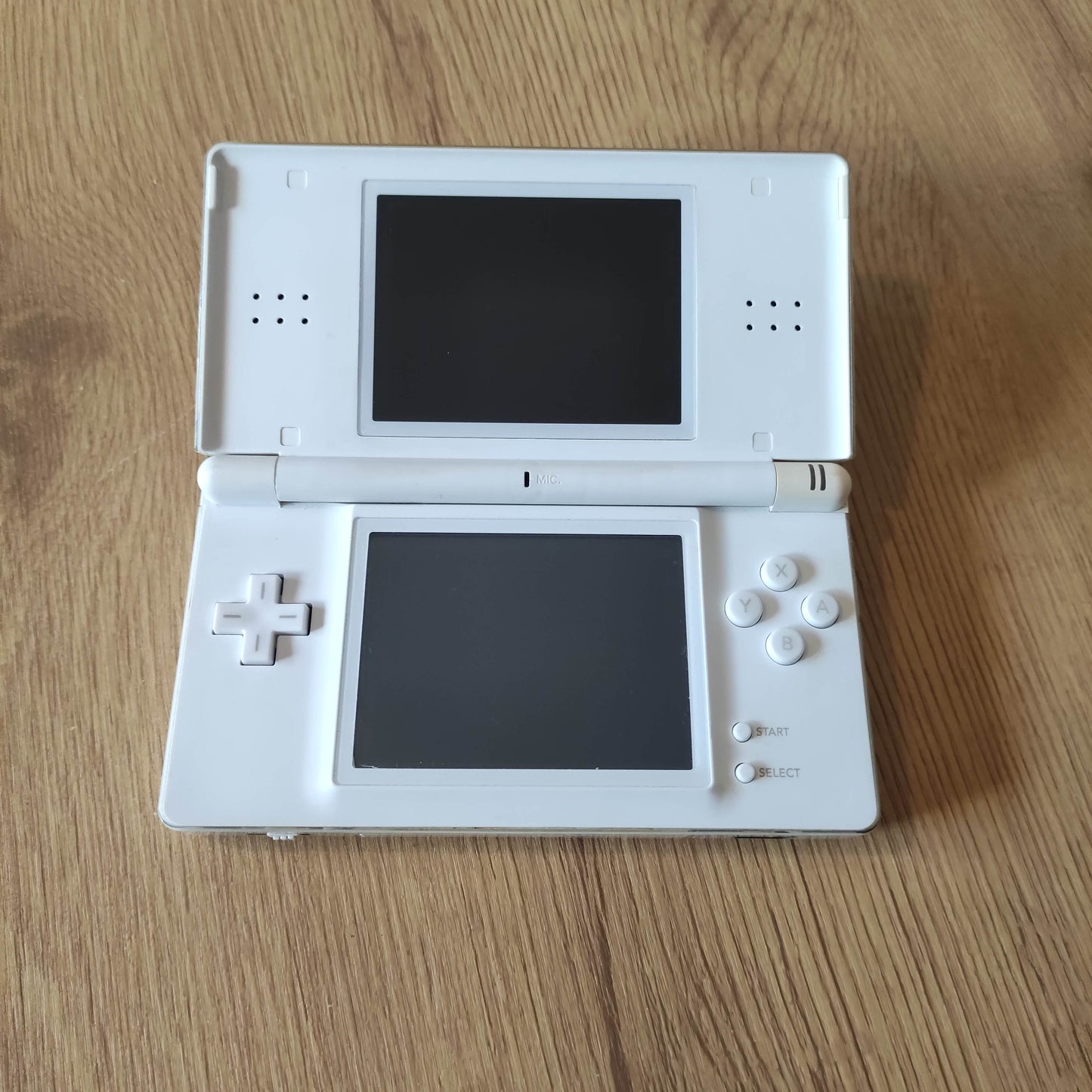 Nintendo DS Lite (white) - 8-Bit Exchange (8BitX)