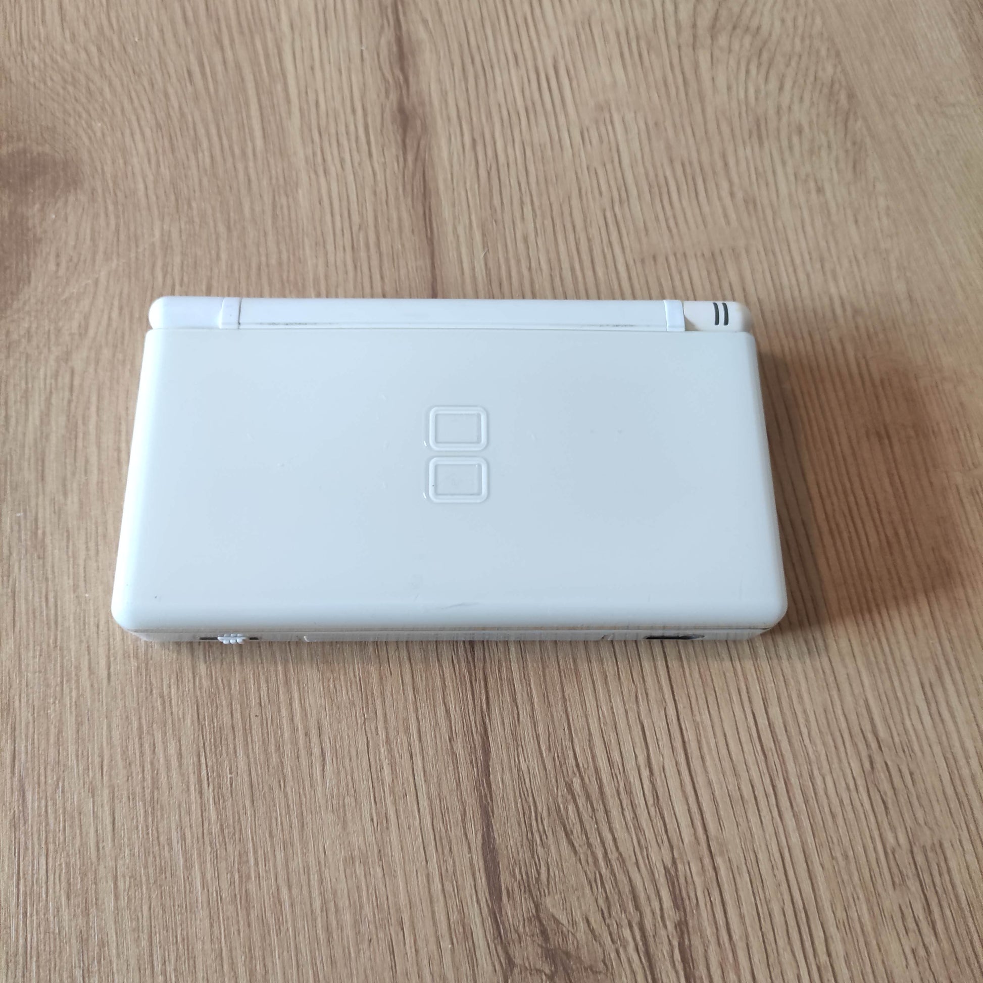 Nintendo DS Lite (white) - 8-Bit Exchange (8BitX)