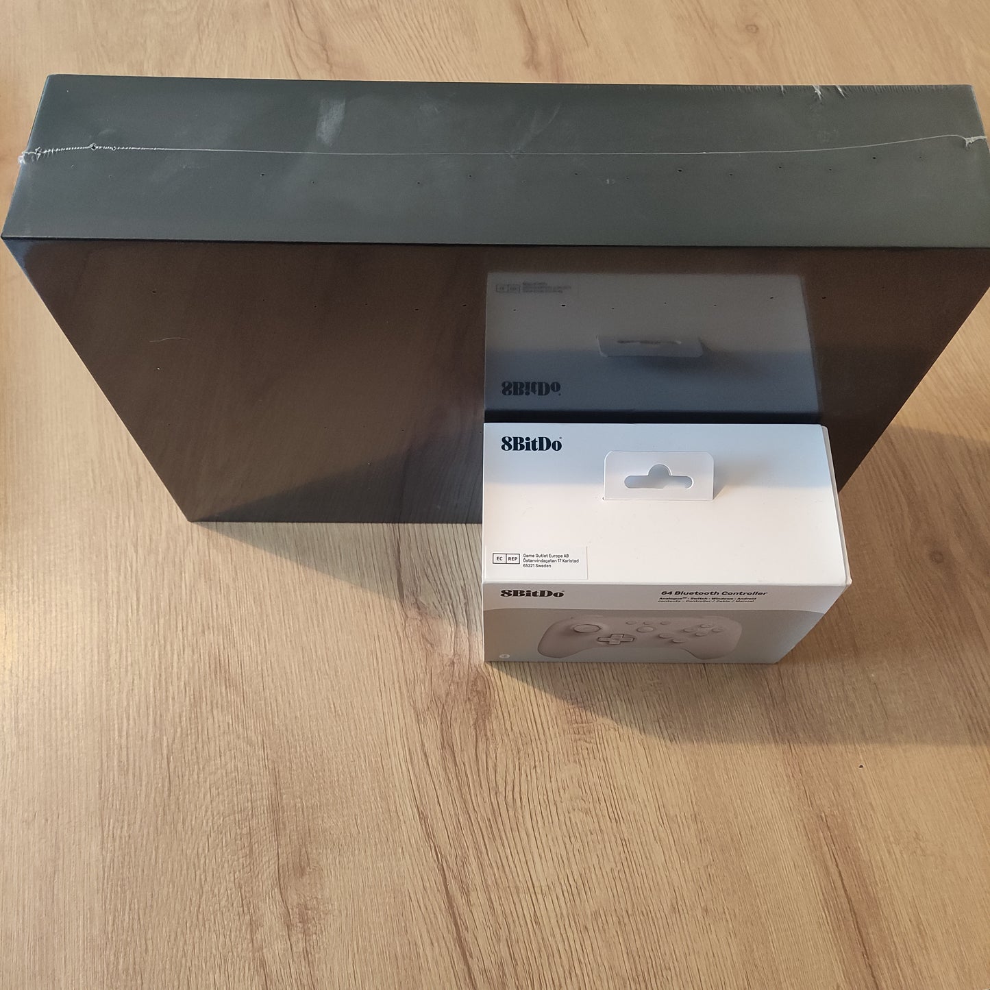 Analogue 3D & 8Bitdo controller (New/Sealed)