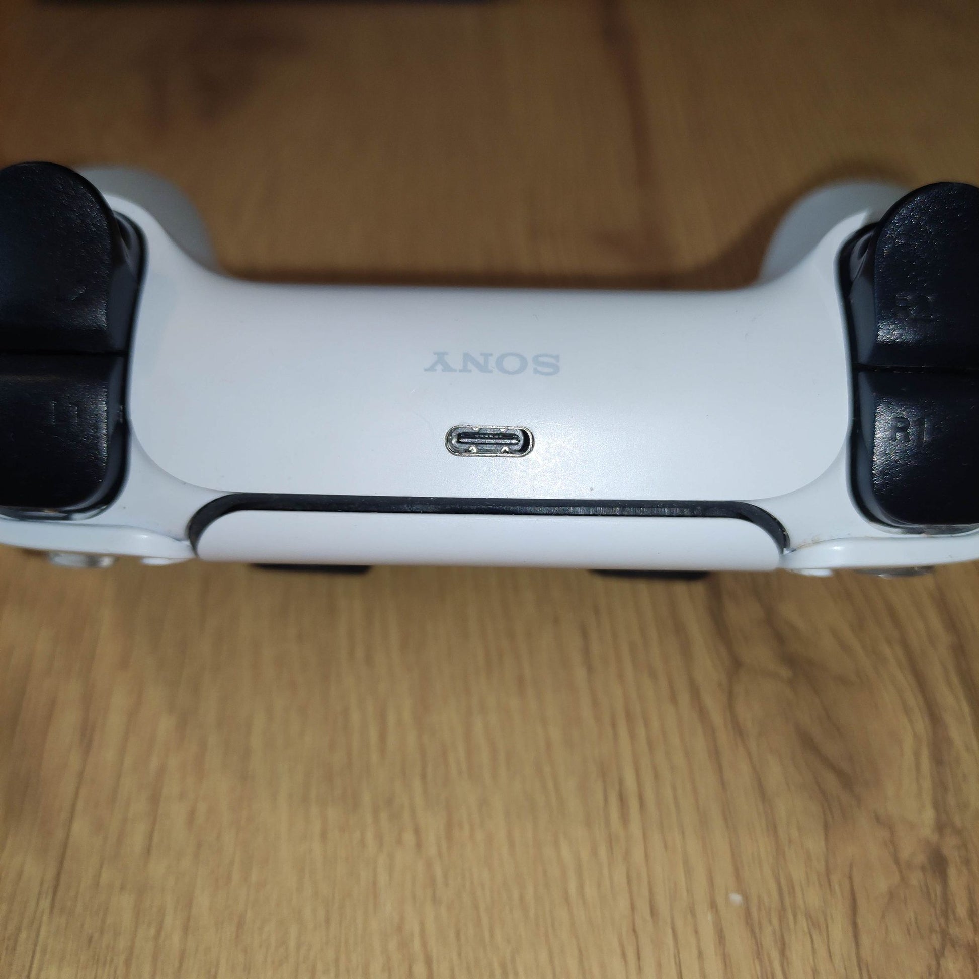 PS5 Controller - 8-Bit Exchange (8BitX)