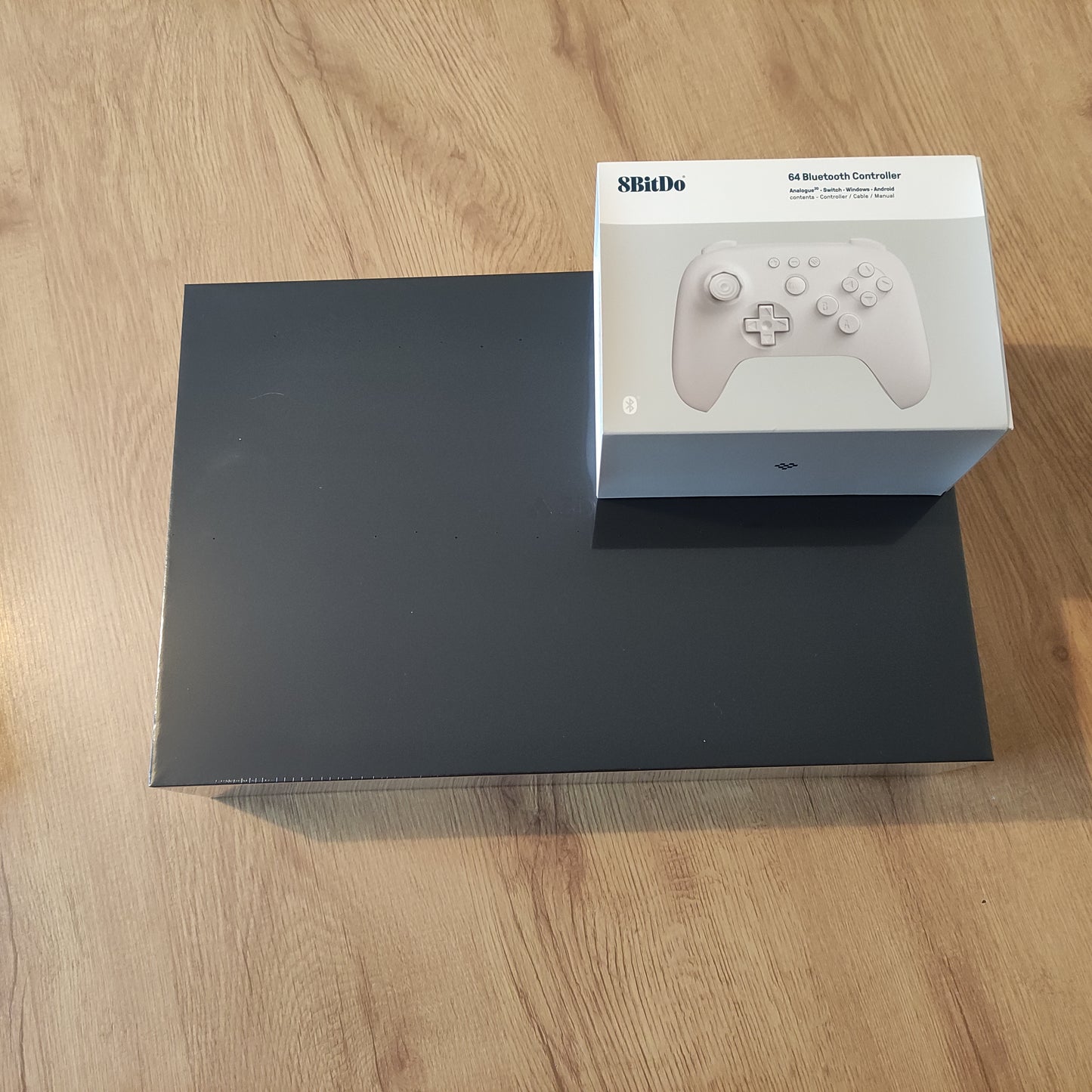 Analogue 3D & 8Bitdo controller (New/Sealed)