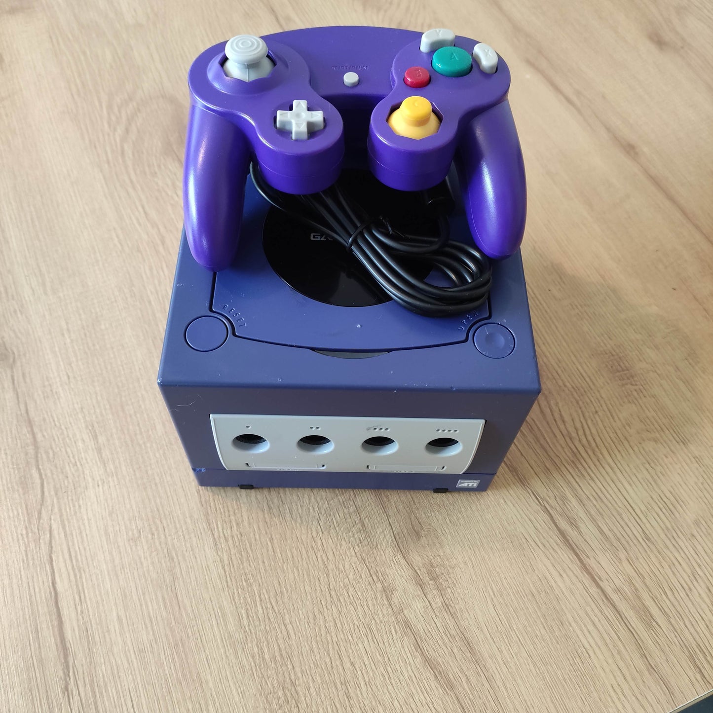 Nintendo Gamecube, Purple